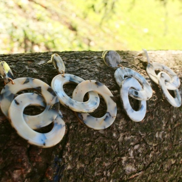 New Chunky Circle Layered Chain Dangle Earrings - Picture 10 of 10